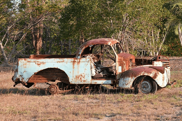 Carro enferrujado