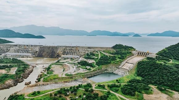 Grande Barragem do Renascimento Etíope (GERD) no rio Nilo Azul
