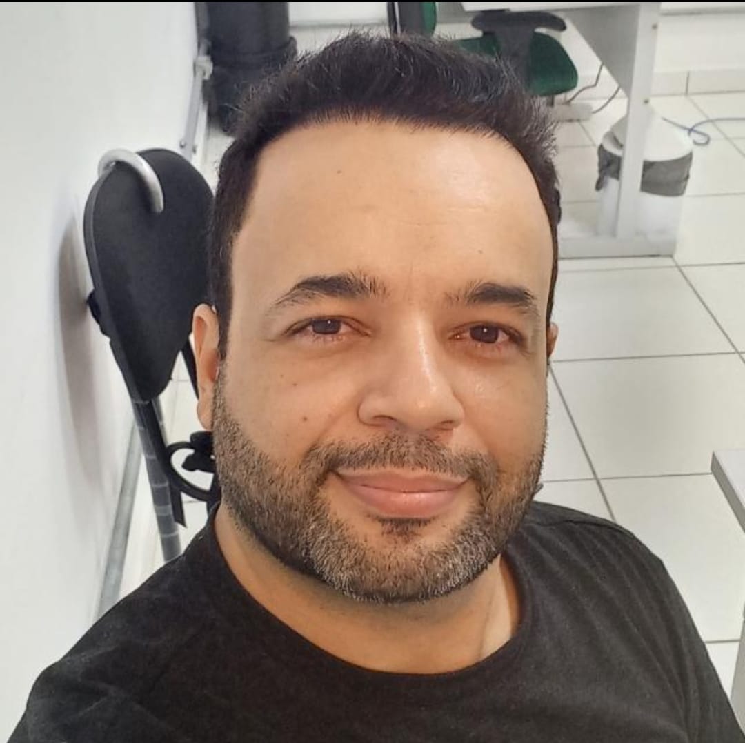 Prof. Dr. Leandro